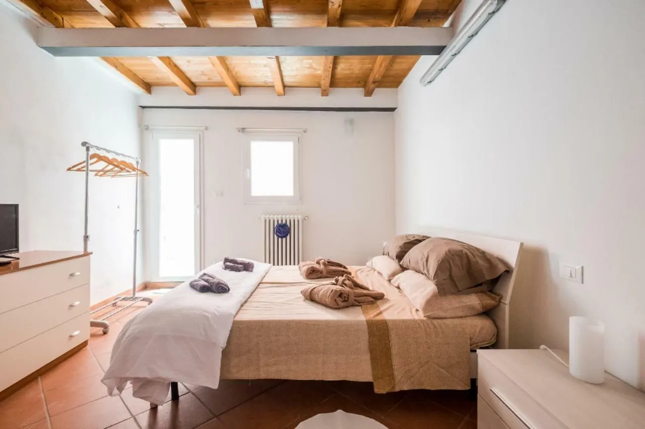 Whouse Suite Apartment Mirasole Bologna